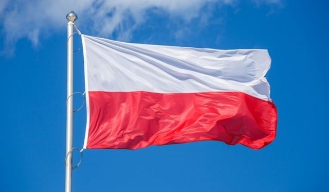 Hình ảnh về quốc kỳ Ba Lan là một phần không thể thiếu trong bất kỳ sự kiện lễ hội nào của đất nước này. Với sắc trắng đỏ đặc trưng, quốc kỳ Ba Lan là biểu tượng cho sự đoàn kết và tình yêu đất nước của người dân. Hãy khám phá hình ảnh cùng nhau và cảm nhận niềm tự hào của nhân dân Ba Lan về quốc kỳ đầy ý nghĩa này.