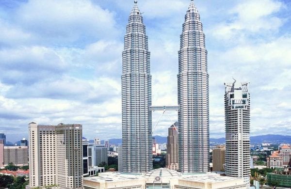 Tháp đôi Petronas có gì