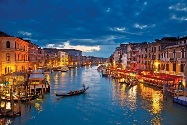 Khám phá kênh đào lãng mạn nhất thế giới Grand Canal Ý