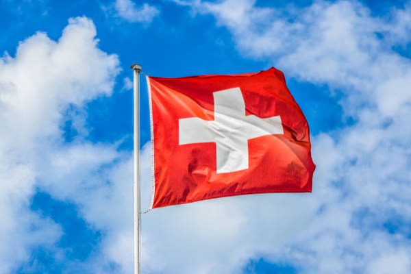 Tìm Hiểu Về Lá Cờ Nước Thụy Sĩ: Hình Dạng, Màu Sắc Và Ý Nghĩa