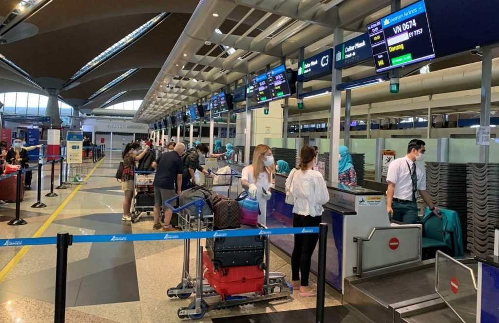 Mã vùng của Malaysia – Cách gọi điện thoại từ Malaysia về Việt Nam mã vùng malaysia, mã vùng điện thoại malaysia, mã vùng malaysia gọi về việt nam, mã vùng của malaysia, mã vùng điện thoại của malaysia, mã vùng số điện thoại malaysia, mã số vùng malaysia, mã vùng quốc gia malaysia, mã vùng nước malaysia, đầu số Malaysia, mã điện thoại Malaysia, mã nước Malaysia, mã quốc gia Malaysia, mã số điện thoại Malaysia, điện thoại malaysia, đầu số điện thoại malaysia, số điện thoại của malaysia, số điện thoại malaysia, đầu số 0060 là của nước nào, số điện thoại 0060 là nước nào, mã vùng 0060 là ở đâu, gọi từ malaysia về việt nam, ma vung malaysia, 60 là mã vùng nước nào, mã vùng 60, +60 là mã vùng nước nào, đầu số 60, malaysia +60, malaysia +06