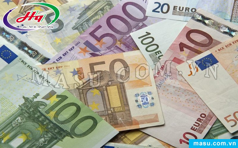 Bảng tỷ giá quy đổi tiền Euro sang Việt Nam Đồng với các mệnh giá phổ biến, hiển thị giá trị 200 euro bằng bao nhiêu tiền Việt Nam.