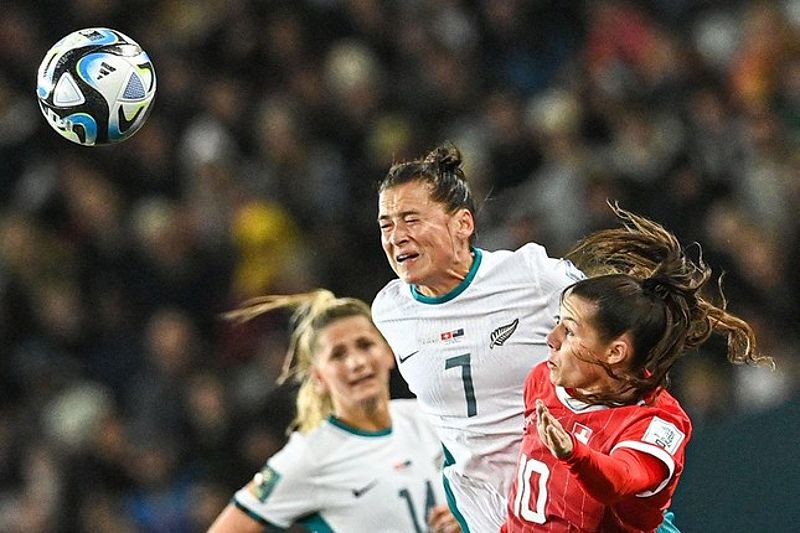 Cầu thủ Fiji ăn mừng bàn thắng