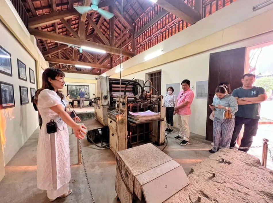 Chiếc máy in tiền thô sơ tại nhà máy in tiền Việt Nam