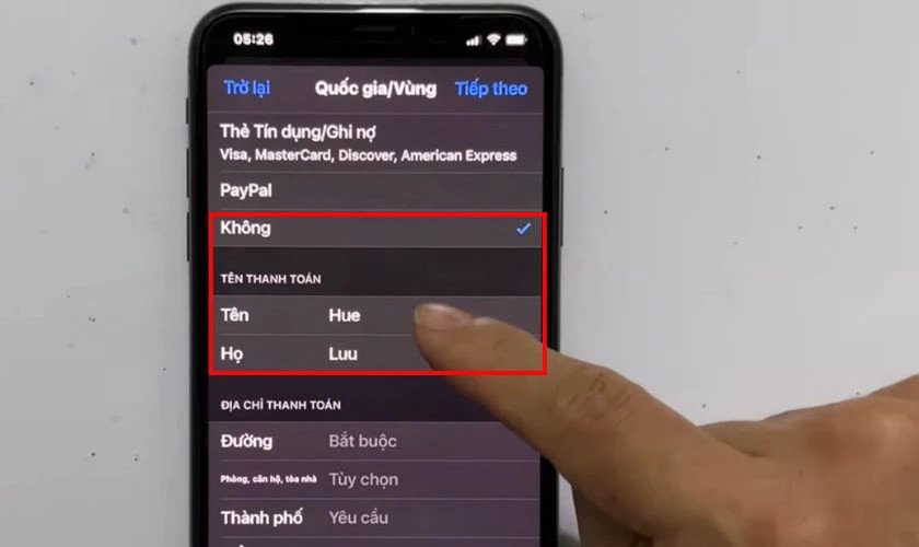 Điền thông tin họ tên và chọn 'None' cho phương thức thanh toán