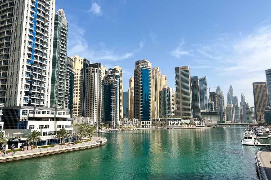 Đường chân trời Dubai Marina với những tòa nhà chọc trời