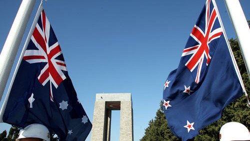 Hai lá cờ New Zealand và Úc cạnh nhau với những nét tương đồng và khác biệt tinh tế