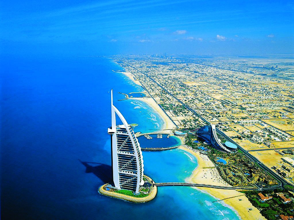 Khách sạn Burj Al Arab sang trọng với kiến trúc cánh buồm độc đáo, biểu tượng du lịch Dubai