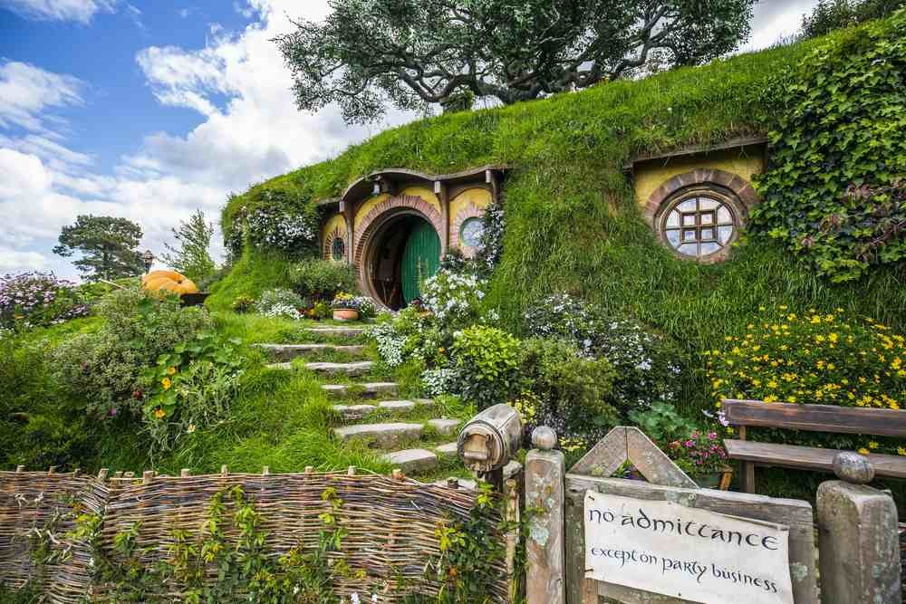 Khung cảnh làng Hobbiton ở New Zealand, bối cảnh nổi tiếng của loạt phim Chúa tể những chiếc nhẫn