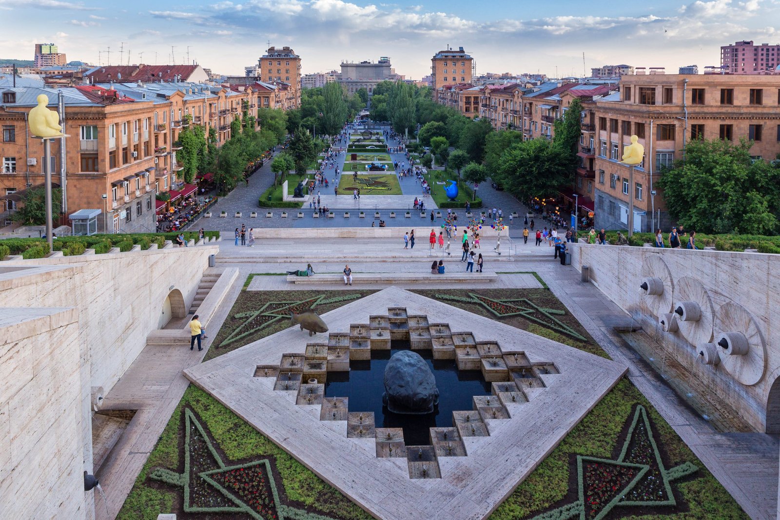 Khung cảnh thủ đô Yerevan cổ kính của Armenia