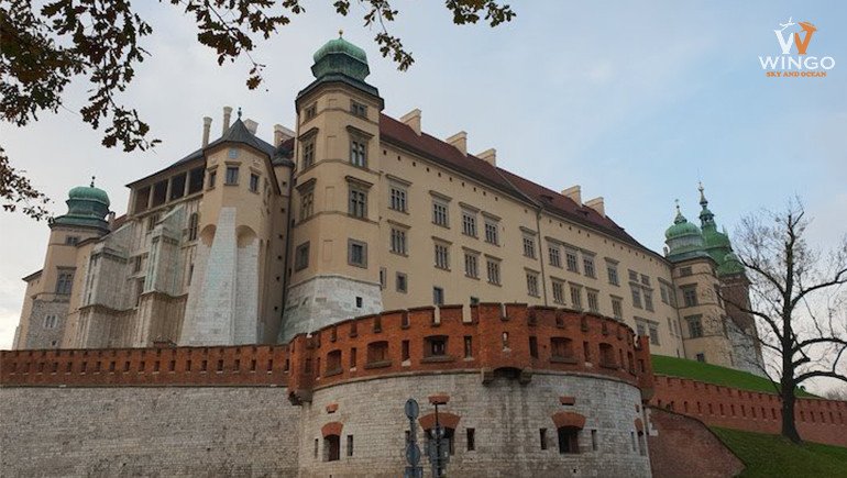 Lâu đài Wawel cổ kính và tráng lệ ở Ba Lan