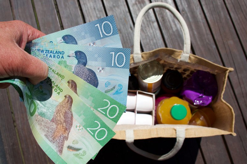 Minh họa tỷ giá chuyển đổi 1 đô New Zealand bằng bao nhiêu tiền Việt Nam hiện tại.