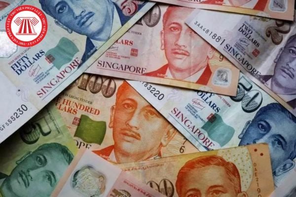 Giải Mã: **100 Đô Singapore Bằng Bao Nhiêu Tiền Việt Nam** Hiện Nay Mô tả các tờ tiền Singapore xếp trên một bề mặt, minh họa tỷ giá đô Singapore và tiền Việt Nam