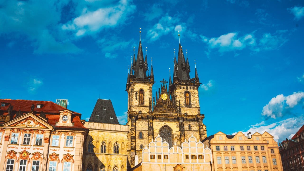 Nhà thờ Týn và Quảng trường Phố cổ ở Praha