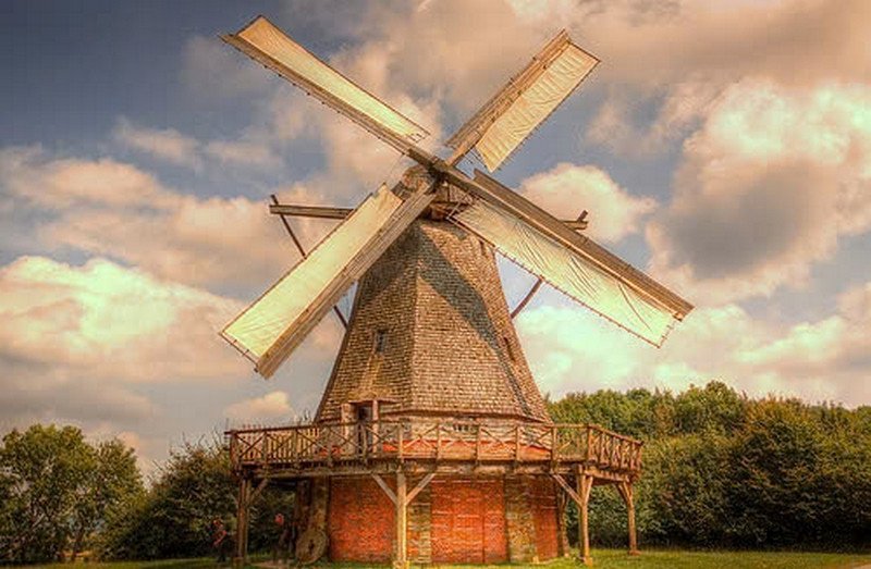 Những cối xay gió truyền thống tại Kinderdijk, biểu tượng Hà Lan