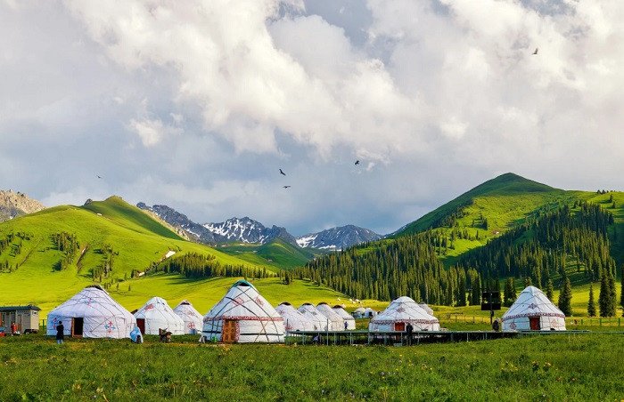 Phong cảnh thảo nguyên hùng vĩ của Mongolia là nước nào