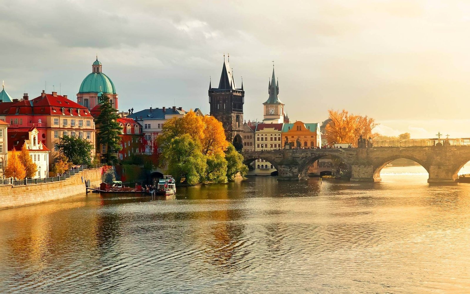 Quang cảnh tráng lệ của Thủ đô Praha, trái tim của đất nước Séc