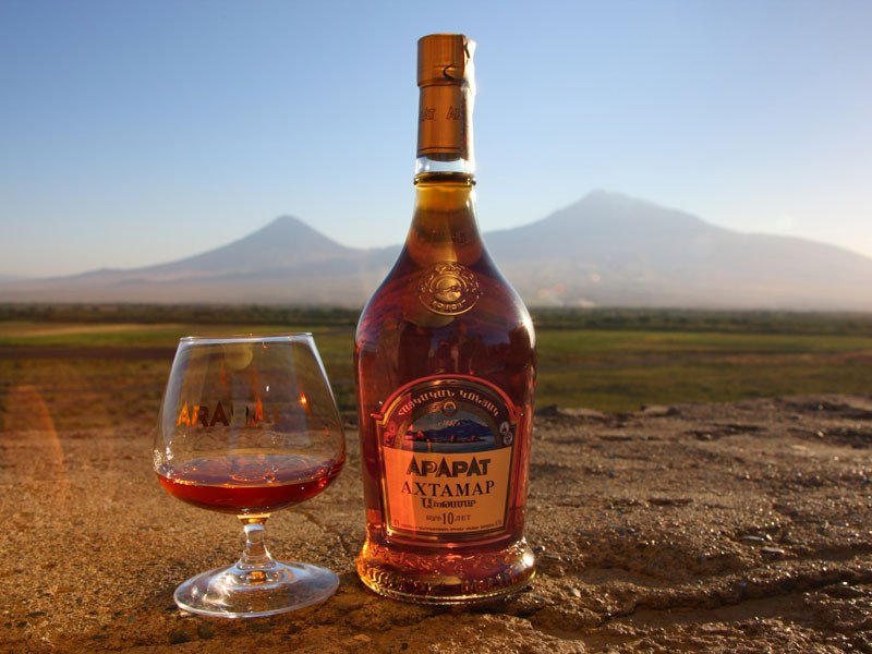Rượu Brandy Armenia danh tiếng, còn gọi là Cognac