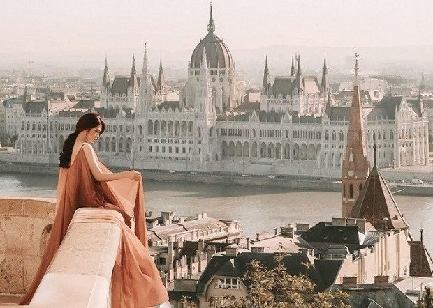 Săn vé máy bay đi Hungary càng sớm thì bạn càng sẽ tiết kiệm được nhiều chi phí