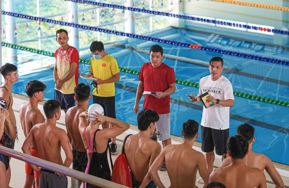 Tại cung thể thao dưới nước ở Mỹ Đình có nhiều lớp học bơi chuyên nghiệp và chất lượng