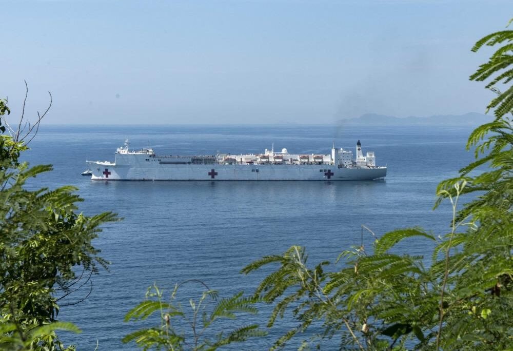 Hải quân Hoa Kỳ và Chương trình Đối tác Thái Bình Dương Tàu bệnh viện USNS Mercy của hải quân Hoa Kỳ cập cảng Vũng Rô trong chương trình đối tác