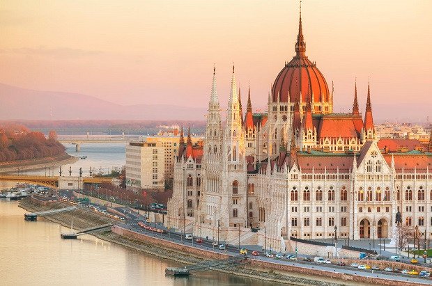 Thời gian bay từ Việt Nam đi Hungary cụ thể còn tùy thuộc vào nhiều yếu tố khách quan