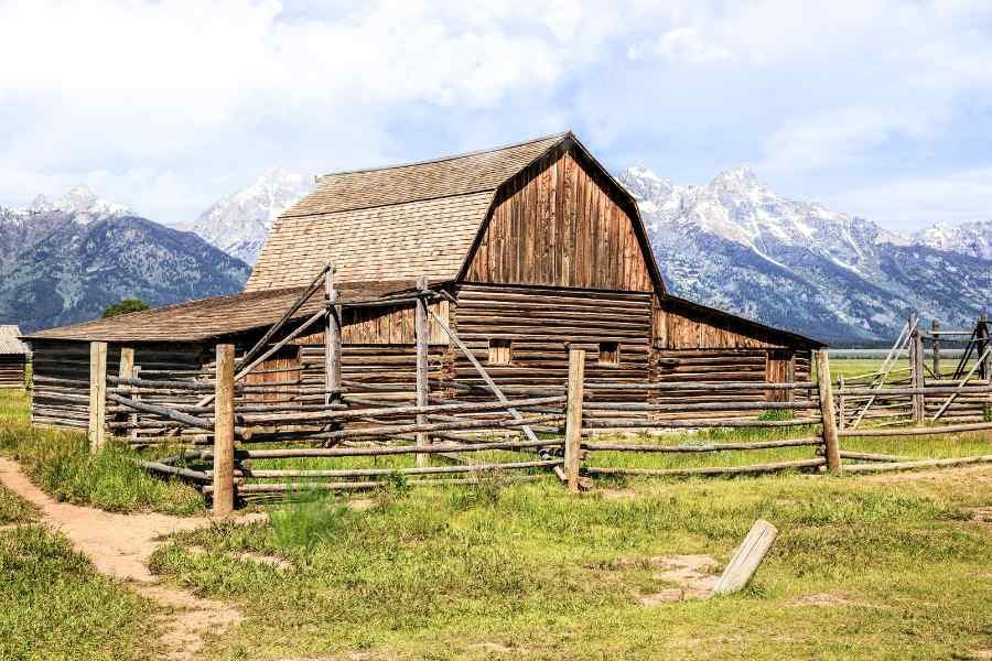 Thung lũng Jackson Hole với cảnh quan núi non tuyệt đẹp, gần Grand Teton