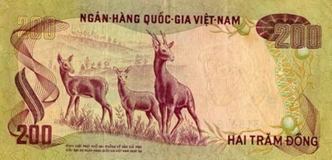 Tờ bạc 200 đồng với dòng chữ răn đe chống làm giả, một trong các mệnh giá tiền Việt Nam thời kỳ 1975