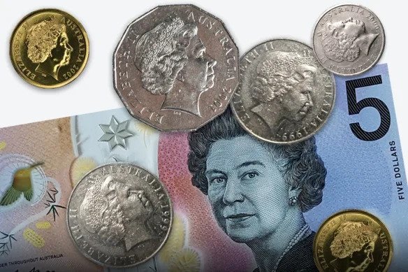 Tờ tiền 5 đô la Úc hiện hành với chân dung Nữ hoàng Elizabeth II, biểu tượng của giá trị 5 AUD.
