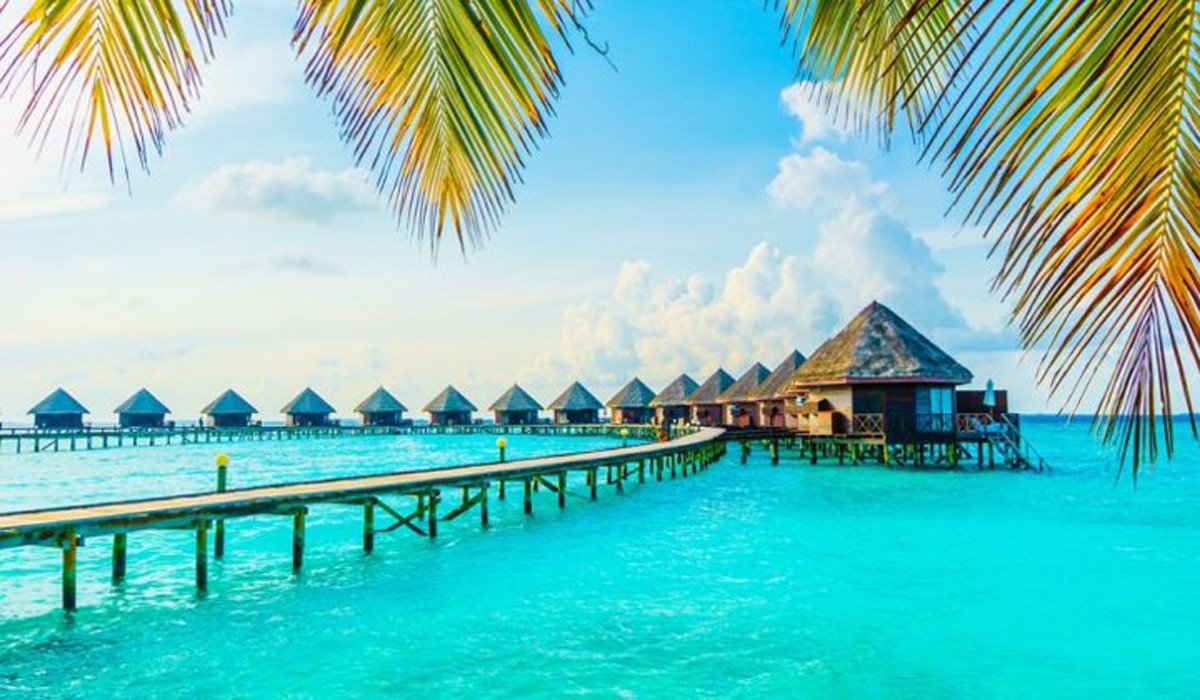 Toàn cảnh các bungalow nổi trên mặt nước biển xanh ngắt ở Maldives