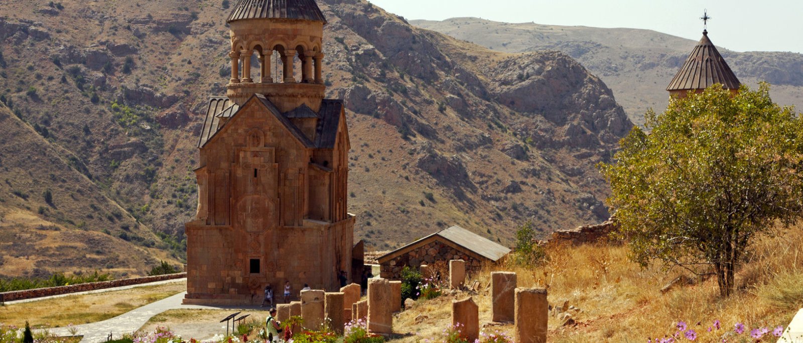 Tu viện Geghard nổi tiếng của Armenia