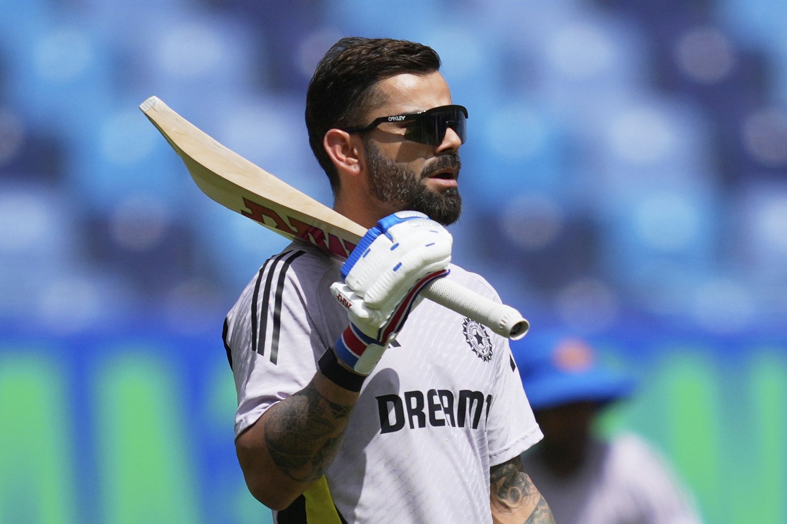 Virat Kohli, ngôi sao hàng đầu của đội tuyển cricket quốc gia Ấn Độ, ghi điểm tại Champions Trophy