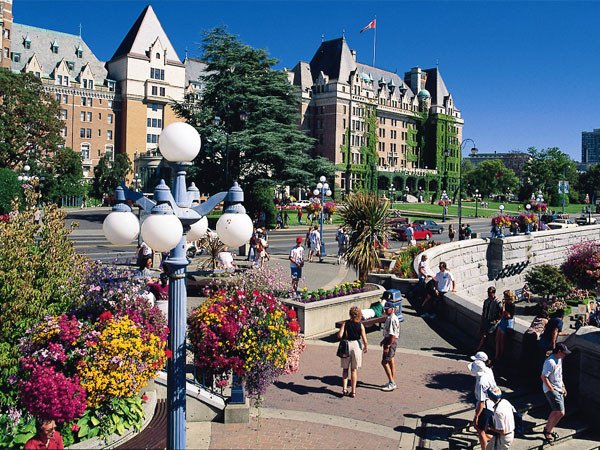Bản đồ Canada với các điểm đánh dấu, thể hiện chính sách định cư Canada đa dạng