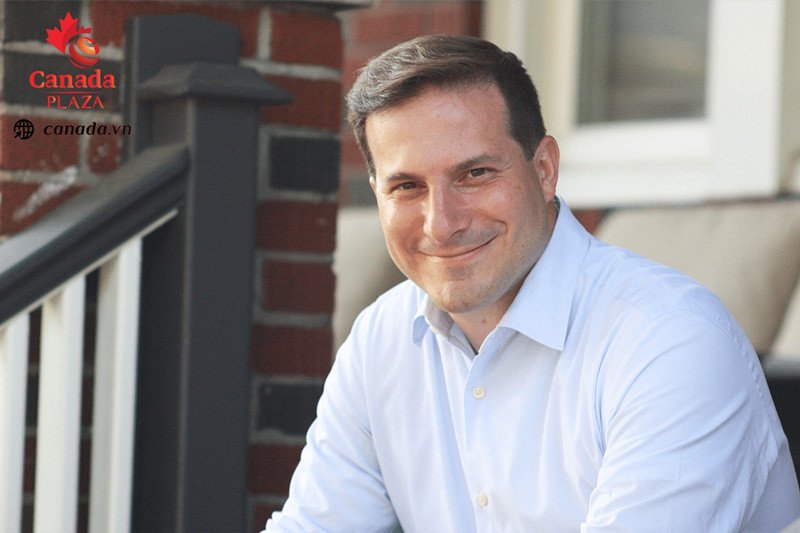 Bộ trưởng Bộ Di trú Canada Marco Mendicino công bố kế hoạch nhập cư mới.