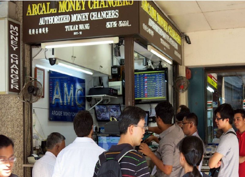 Các địa điểm đổi tiền Singapore uy tín tại trung tâm.