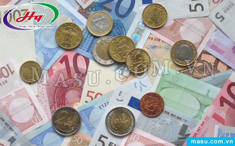 Các mệnh giá tiền giấy Euro phổ biến, minh họa đa dạng giá trị của Euro khi quy đổi sang tiền Việt