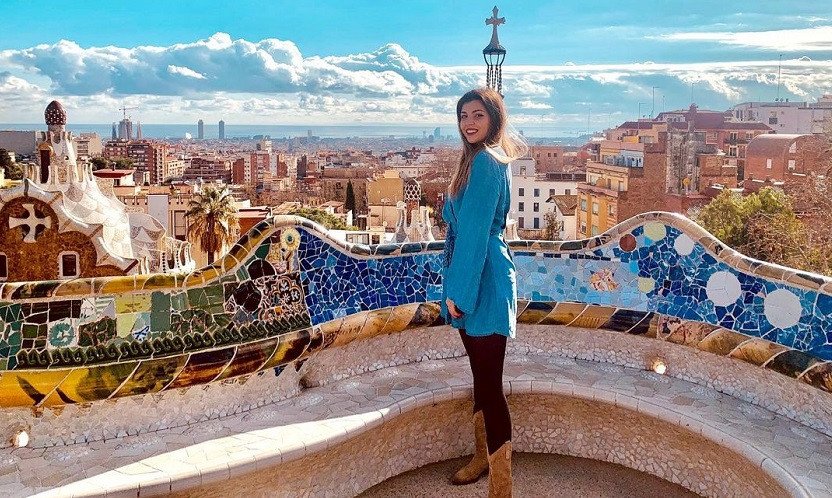 Check-in tại công viên Parc Guell, điểm đến nổi tiếng ở Tây Ban Nha