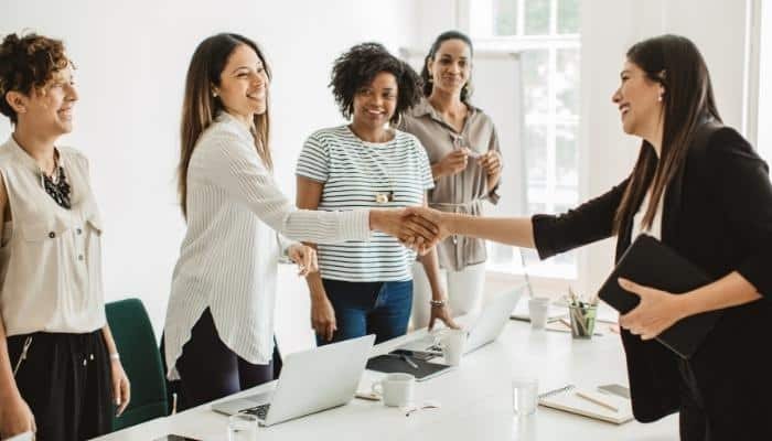 Cơ hội việc làm rộng mở khi định cư nước ngoài
