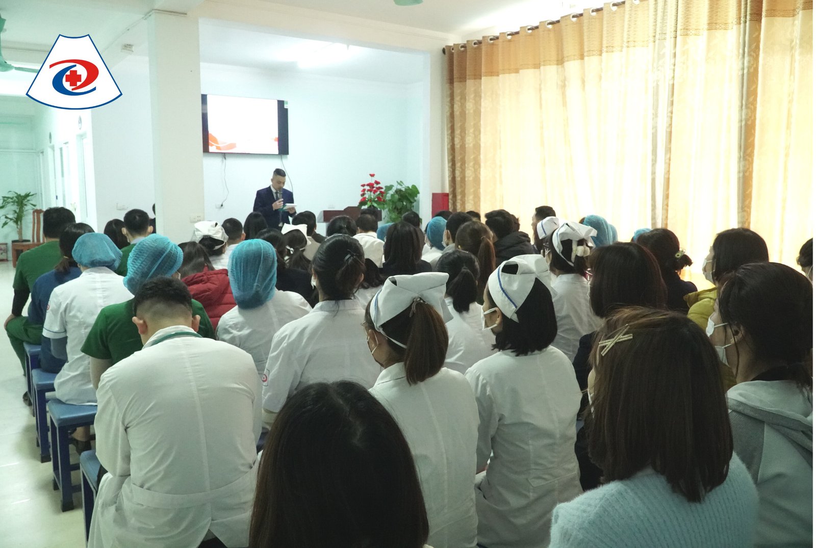 Đào tạo nội bộ nâng cao trình độ chuyên môn tại Phòng khám Đa khoa Đình Cự