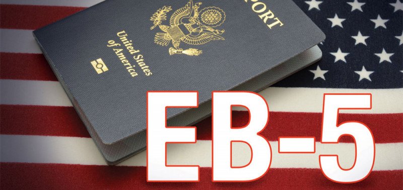 Đầu tư EB5 định cư Mỹ: Người nước ngoài cầm hộ chiếu Mỹ