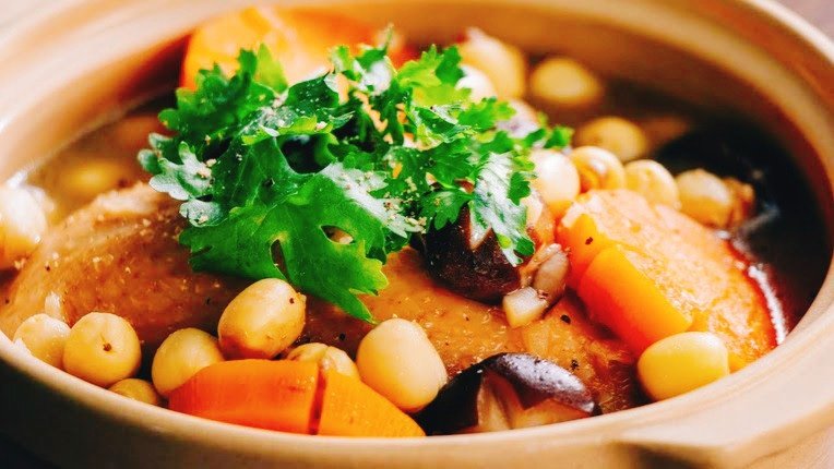 Gà hầm Đức Châu