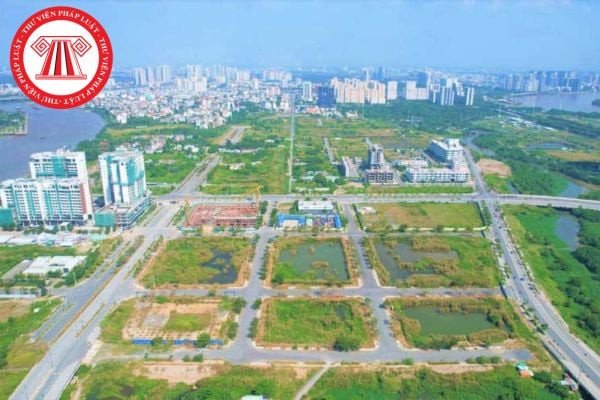 Gia đình người gốc Việt Nam định cư ở nước ngoài về thăm quê hương