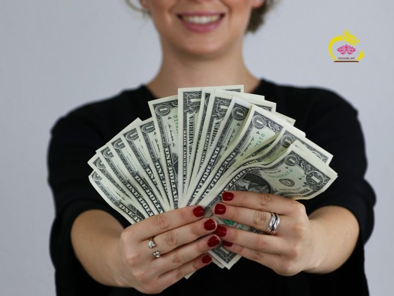 Giao dịch đổi tiền đô la Mỹ sang tiền Việt Nam an toàn và hợp pháp