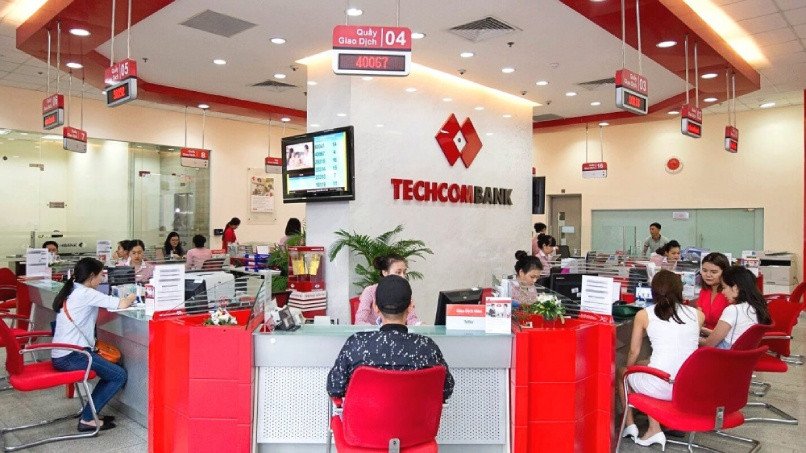 Khách hàng có thể đổi tiền Trung nhận tiền Việt tại ngân hàng, đảm bảo tính pháp lý khi tiền trung đổi sang tiền việt nam