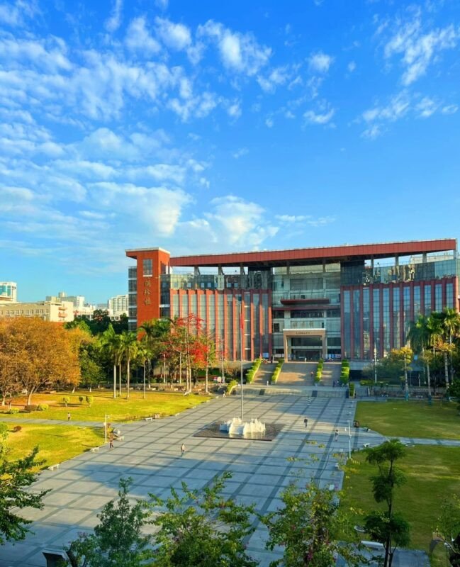 Khuôn viên Đại học Tế Nam