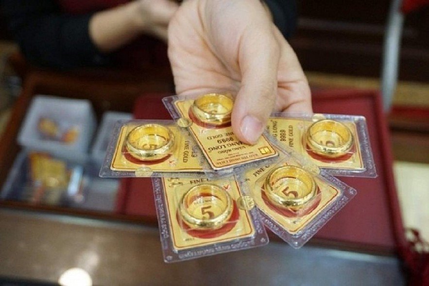 Quy đổi 2800 Đô Bằng Bao Nhiêu Tiền Việt Nam? Phân tích thị trường vàng