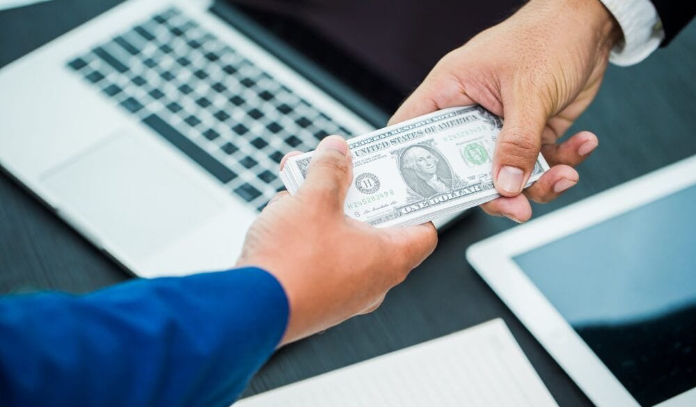 Lưu ý các quy định về chuyển tiền định cư Mỹ hợp pháp nhằm tránh rủi ro pháp lý