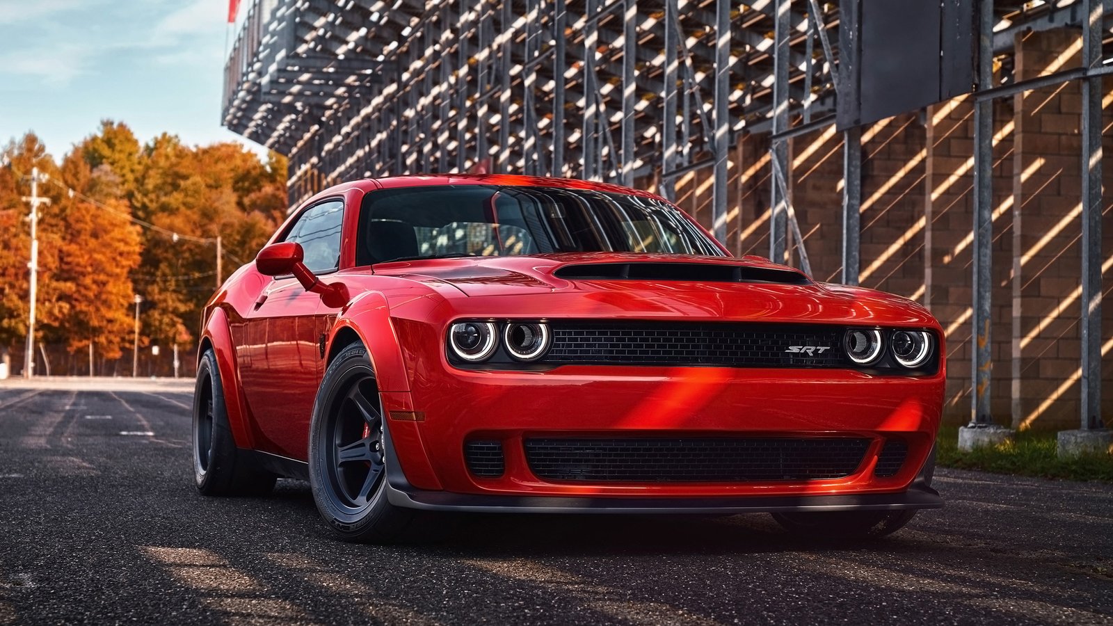 Mẫu xe Dodge Challenger mạnh mẽ, biểu tượng xe cơ bắp Mỹ