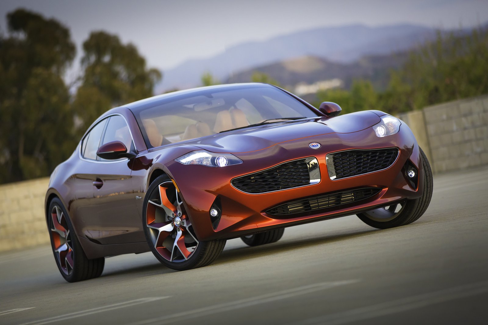 Mẫu xe Fisker Karma sang trọng và thân thiện môi trường