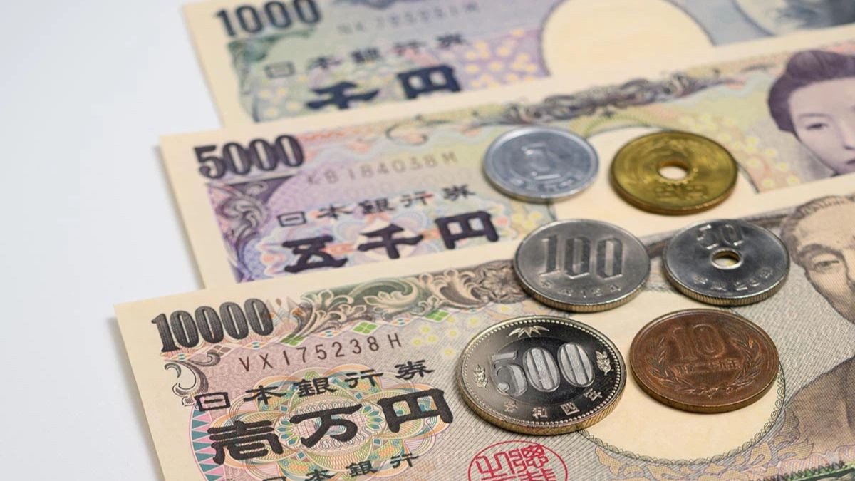 Mô tả các tờ tiền Yên Nhật với mệnh giá 1000 và 10000 JPY, minh họa cho việc chuyển đổi 1000 tiền Nhật đổi ra tiền Việt Nam